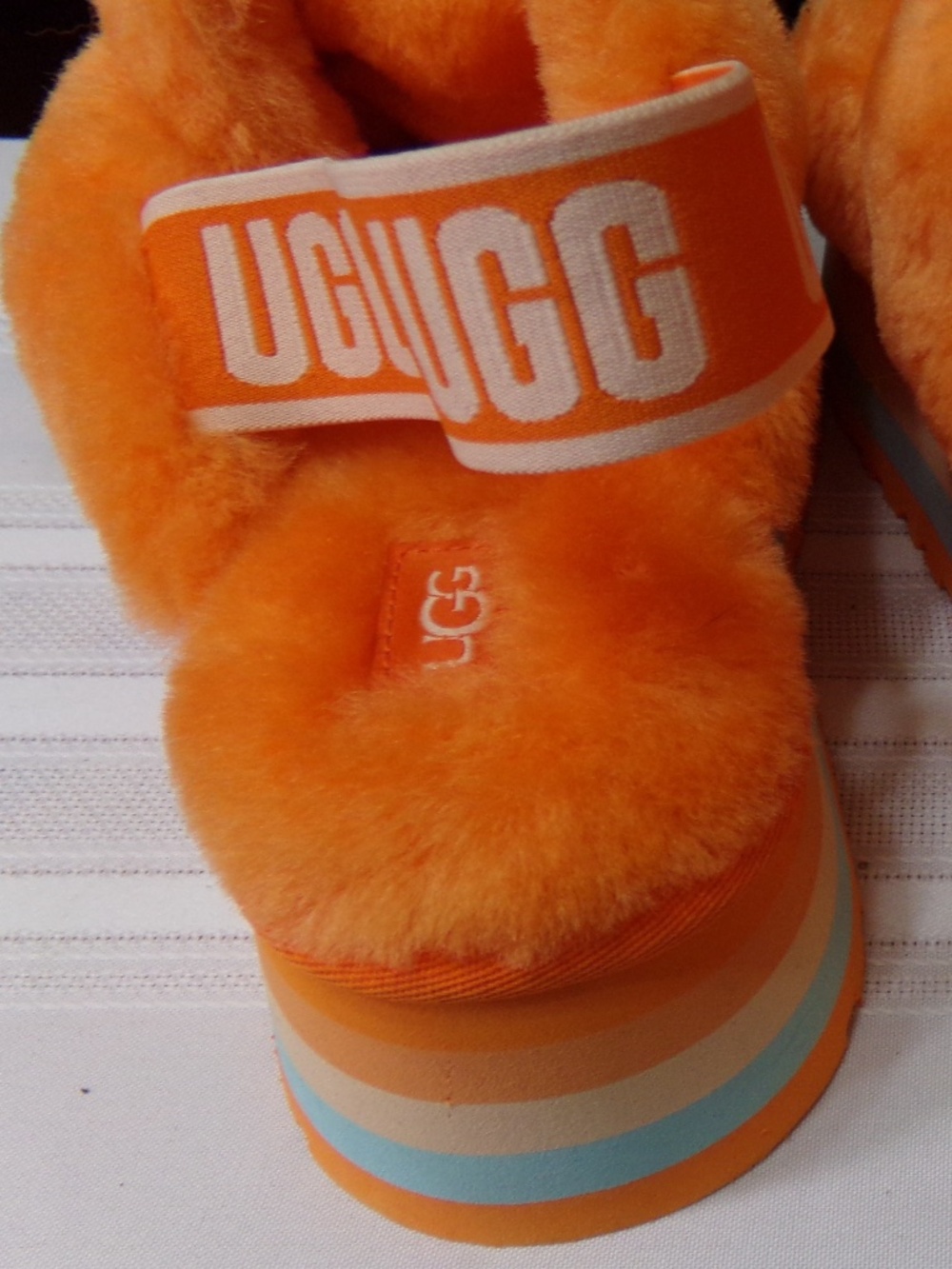 NWOB UGG All Fluffed Up Knoty Tangerine Platform Slippers Size Women’s US 8 - Picture 9 of 11